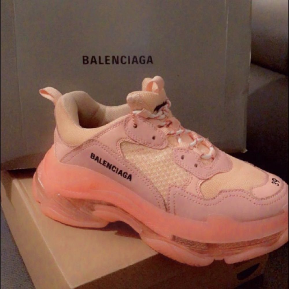 Balenciaga sneakers 😍